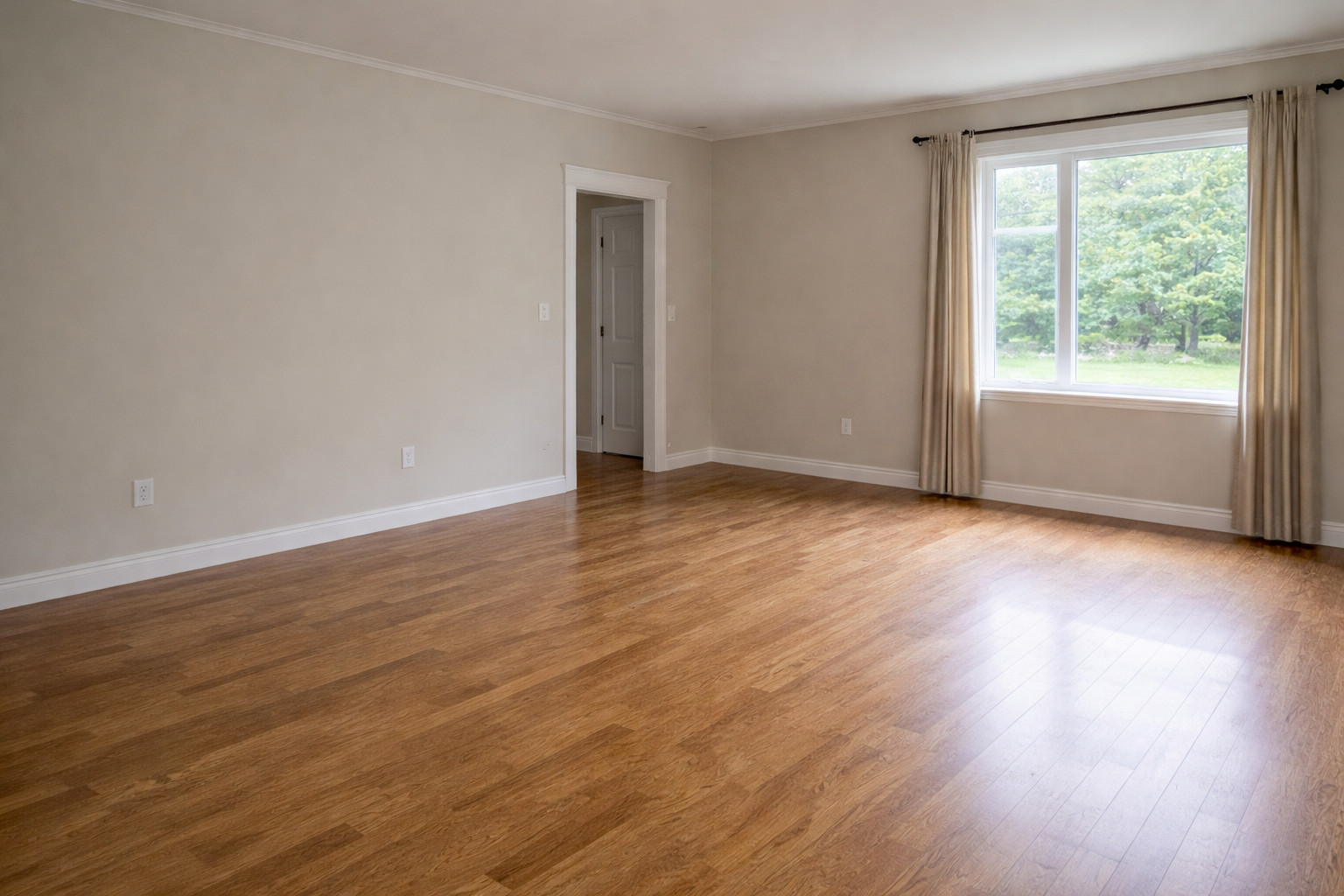 Services de nettoyage de successions Moncton préparant l'intérieur d'une maison vide à la vente